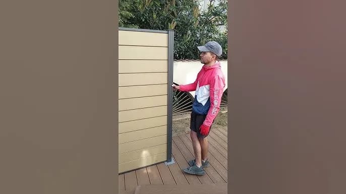 Jak zrobić ogrodzenie z deski kompozytowej: 9 kroków montażu