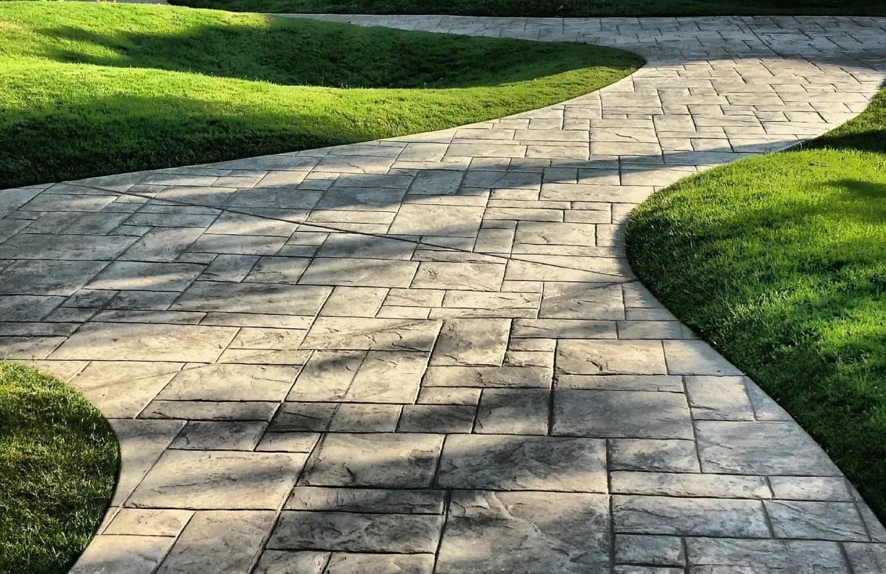 Czy można pomalować kostkę brukową? Poznaj fakty i metody Czy można pomalować kostkę brukową? Poznaj fakty i metody