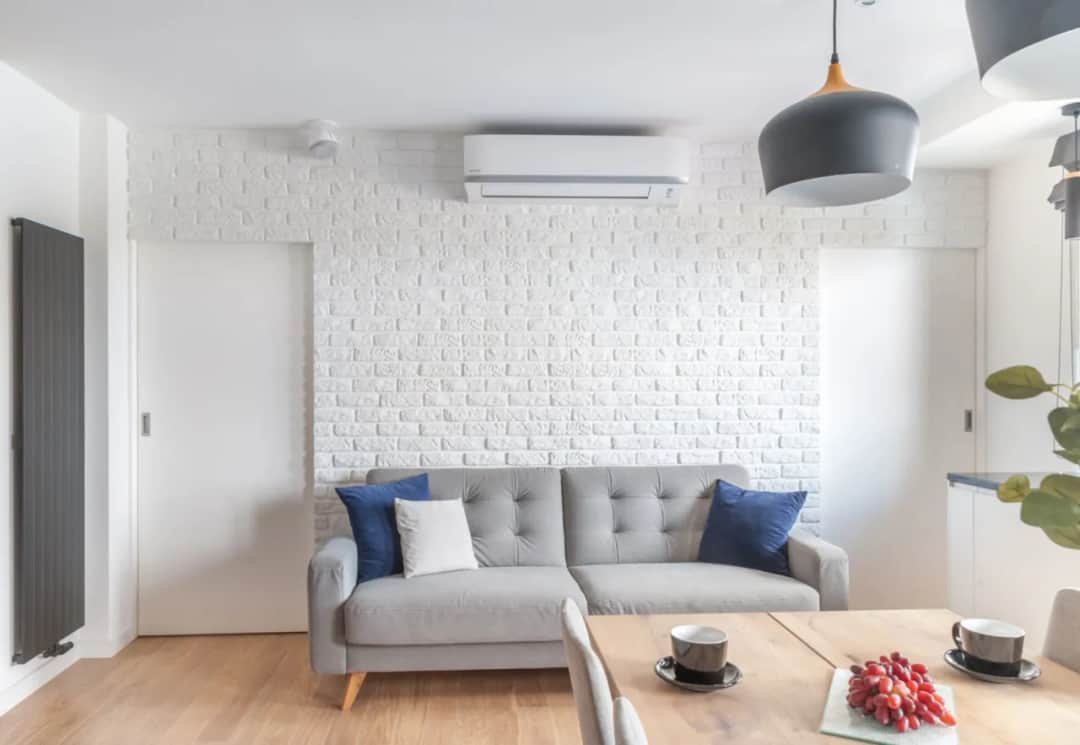 Co postawić na ławie w salonie? 10 inspirujących pomysłów