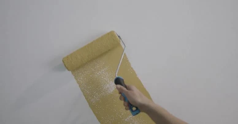 Ile farby na pokój 20m2? Sprawdź dokładne obliczenia i porady