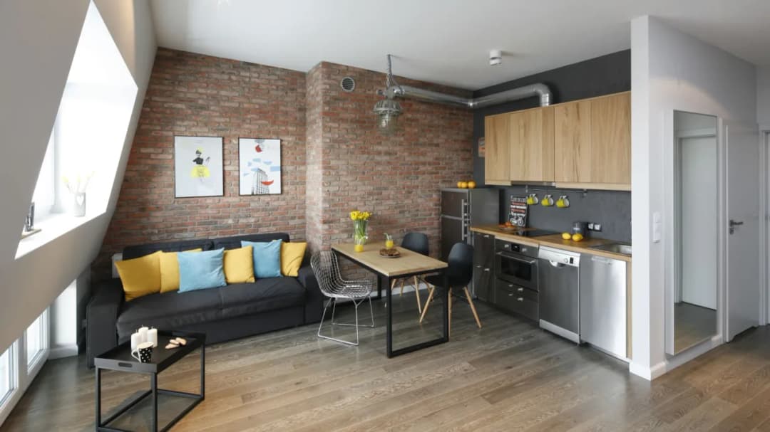 Jak urządzić mały aneks kuchenny z salonem: 5 sprytnych rozwiązań